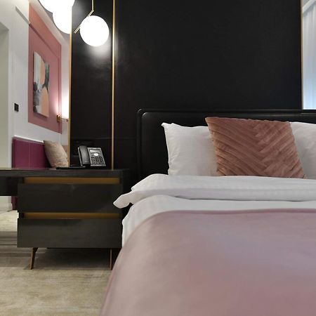 Royal Wellness And Spa Ruma Eksteriør billede